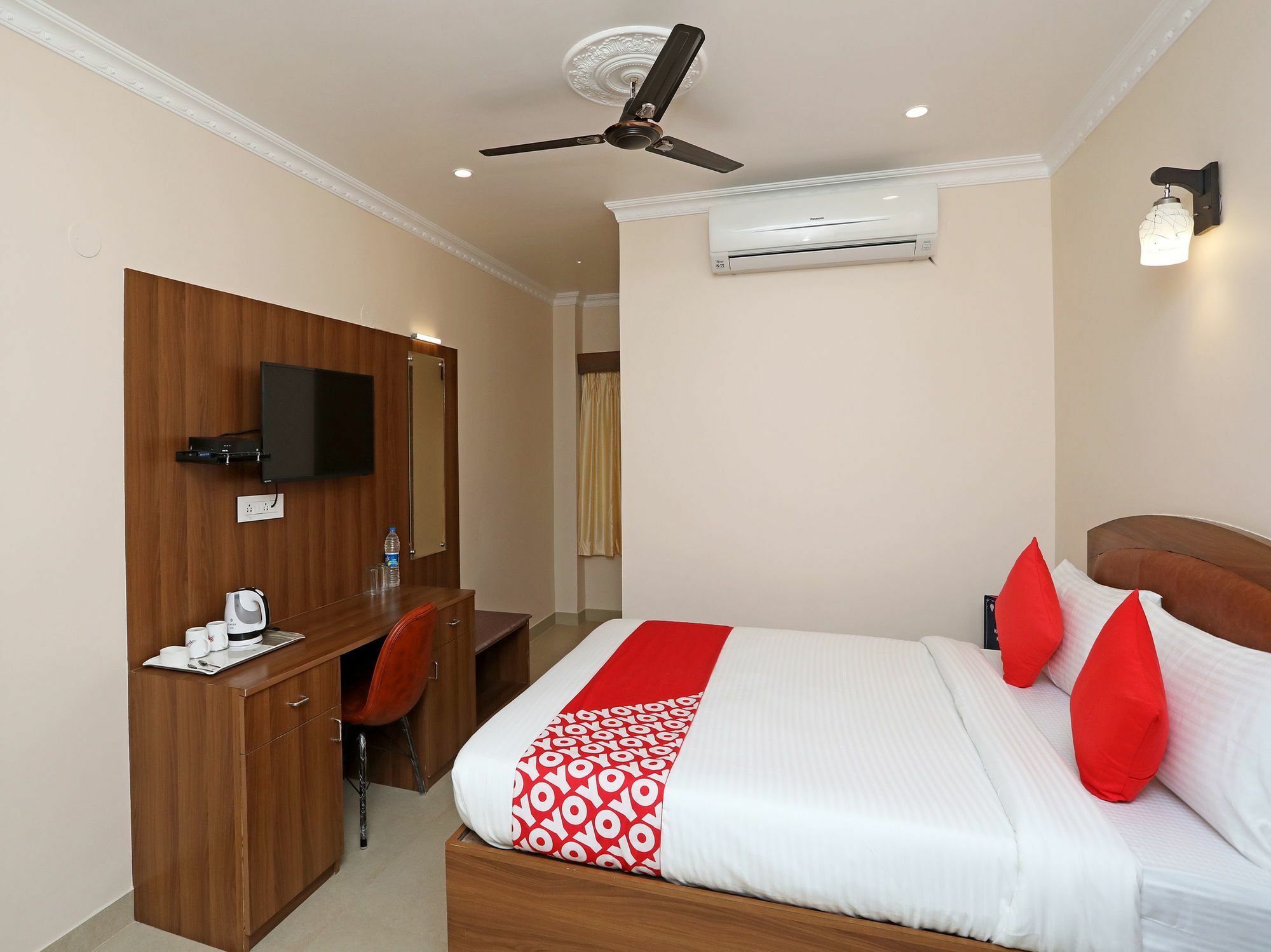 Hotel Oyo 13528 Kumud Plaza Bhubaneswar Exterior foto